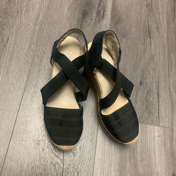 DKNY Patricia Criss Cross espadrille wedges in 8 - Picture 2 of 5